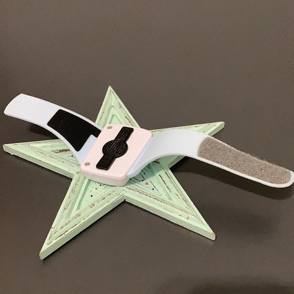 Sharper Image Sleep Improving Wristband - Picture 4 of 6